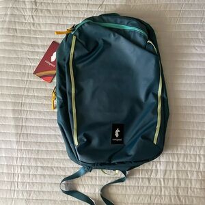 NWT Cotopaxi Vaya 18L Backpack Cada Dia in Abyss